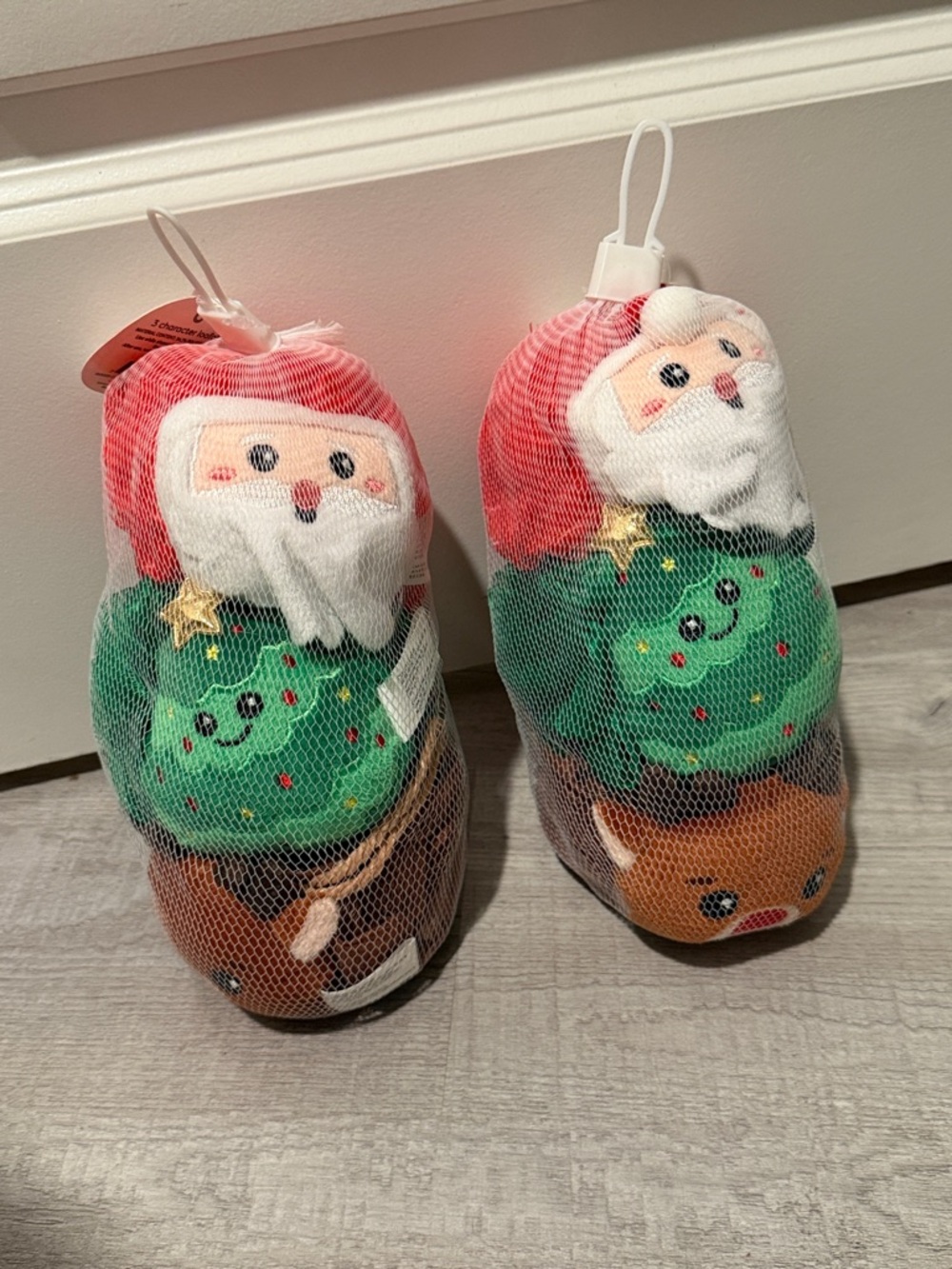 Plush Holiday Loofahs — Santa, Christmas Tree & Reindeer (Set of 2) NWT 🎅🏼🎄